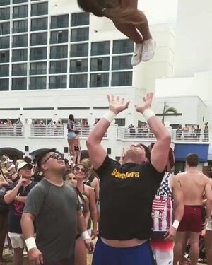 Sexy Cheerleaders