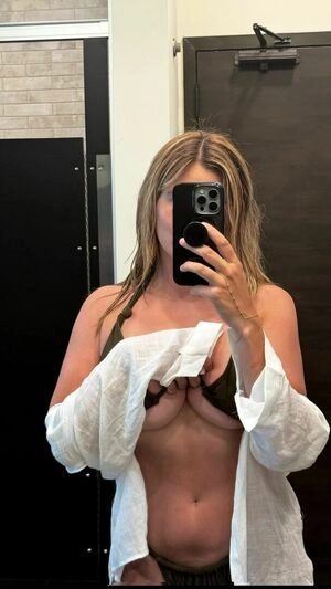 thecourtneynextdoor