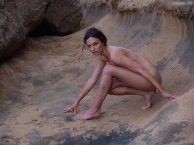 Mia C. Bell / Mia Larelle