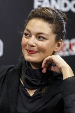 Alexa Davalos