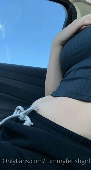 tummyfetishgirl