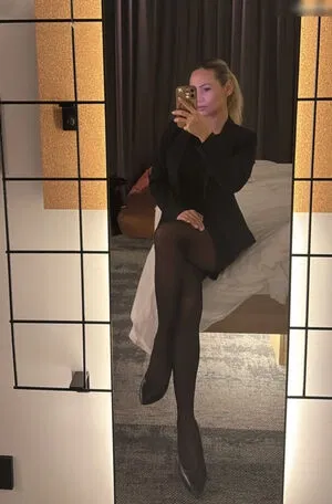I.am.nicolepop