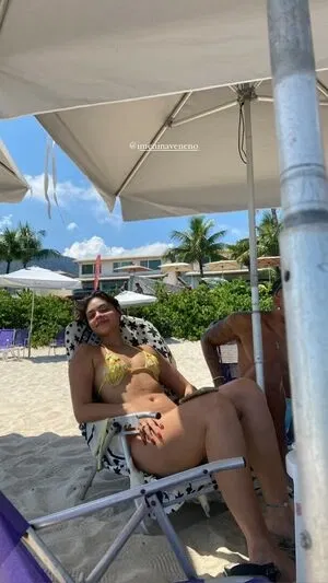 Menina Veneno