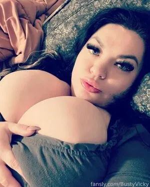 BustyVicky / bustyvicky40 Nude Leaks OnlyFans