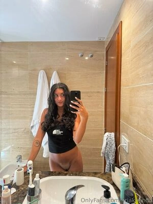 ariakhan00