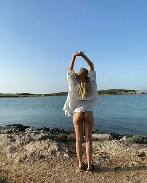 mischagoeswilder / mischagoeswildoftv
