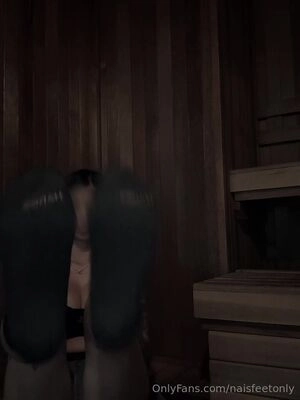 naisfeetonly