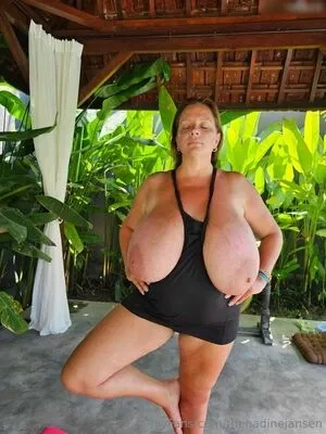 Nadine Jansen / nadinejansenofficial / thenadinejansen