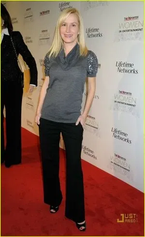 Angela Kinsey / angelakinsey