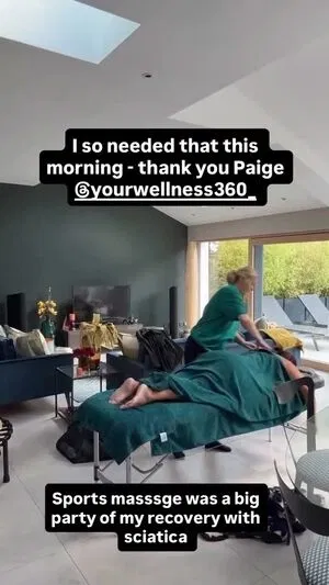 Saira Khan / iamsairakhan / sairasbum