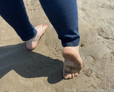 miss_piggy_toes