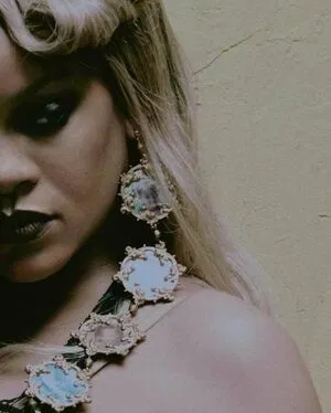 Rihanna / badgalriri