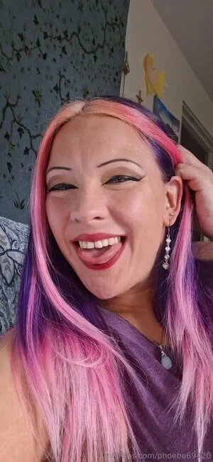 phoebe420_ / phoebe69420