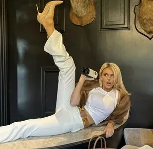 Tallia Storm / talliastorm