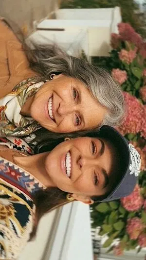 Serinda Swan / serindaswan