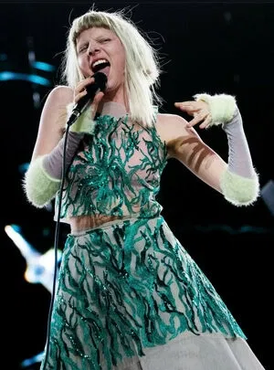 Aurora Aksnes / auroramusic / singer