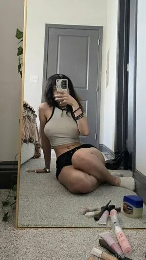 Emostonergorl / Obvious_Confusion699 / emo.stoner.gorl / smolstarcaster