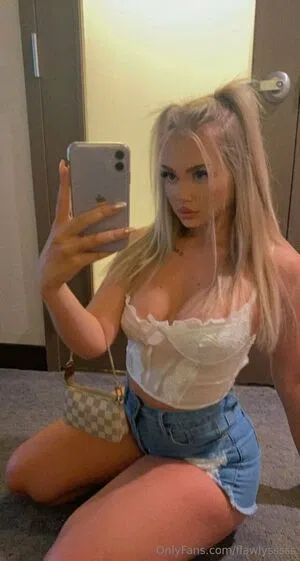 Alyssa / Flawlysssss / flawlysssss_