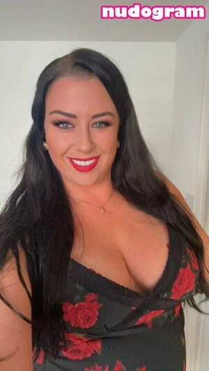 Miss Holly / hollyrixonx / misshollyberry / misshollythelabel