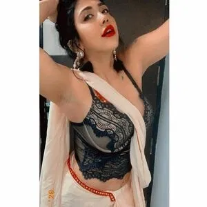 Ruchiraj / roweinawitch / ruchirajofficial
