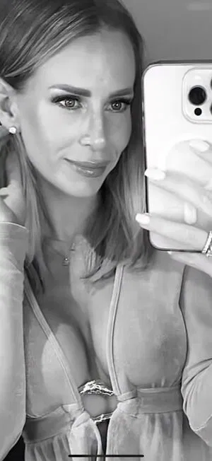 Alina Schulte Im Hoff / alina_grozea