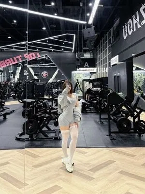 Hitomi Songyuxin / Lindsay78690789 / i_am_hitomi_1994 / songyuxinhitomi