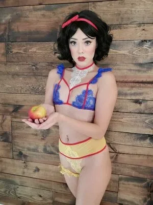 JOANIEBROSAS / Joasie Brosas