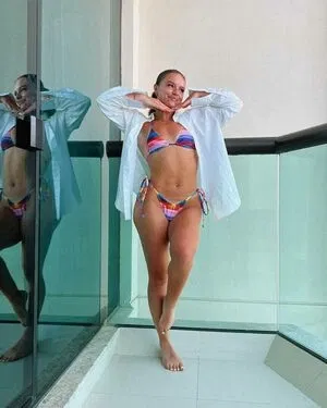 MIA GREEN / mialaurengreen / wetmia