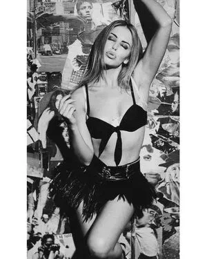 Kylie Minogue / kylieminogue