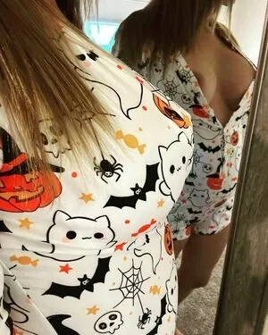 Fyr Wyf / fyrwyflyf / hawtfyrwyf / https: