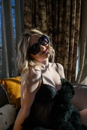 _sophwhite / sophwhite