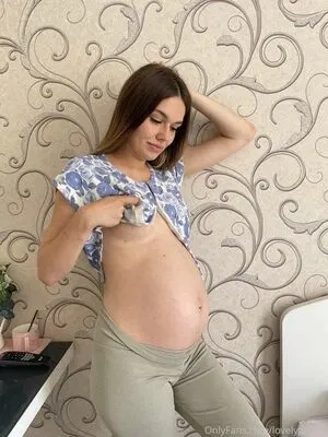 lizakoshy / lovelygirlliza