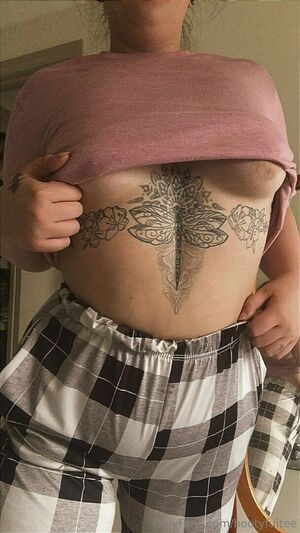 bootyfull_fitness / bootyfultee