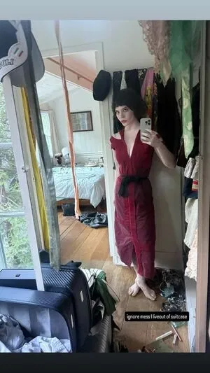 Sophie Thatcher / soapy.t / sophie_thatcher