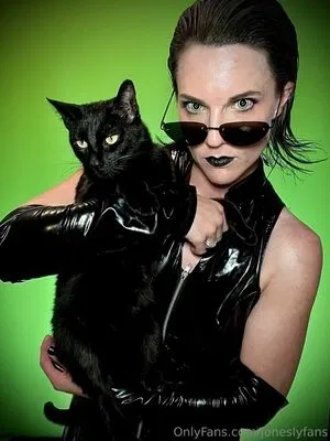 IAmLindsayJones / Lindsay Jones / joneslyfans