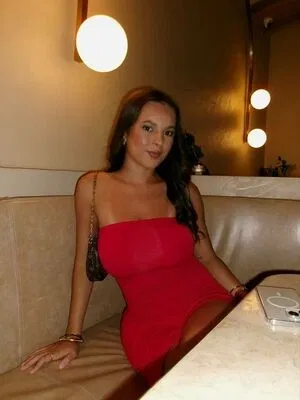 Ella Midgley / ellamiidgley