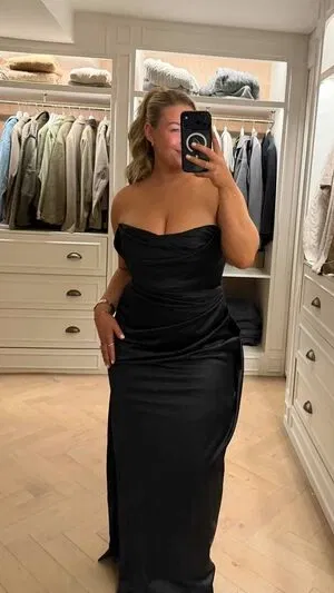 Carys Whittaker / busybeecarys / carys.whittaker / karlawhittake14