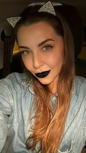 Erika Sanz / erikasanzmoreno / mmmaaarrryyyyyy