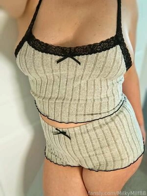 MilkyMilf88 / https: / milkymilk2k