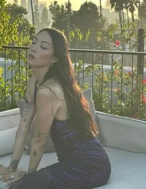 Rina Sawayama / rinasonline / soyjotaeme