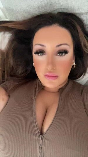 Stephanie Bebb / bustybrunettes / miss_bebb / stephanie_bebb