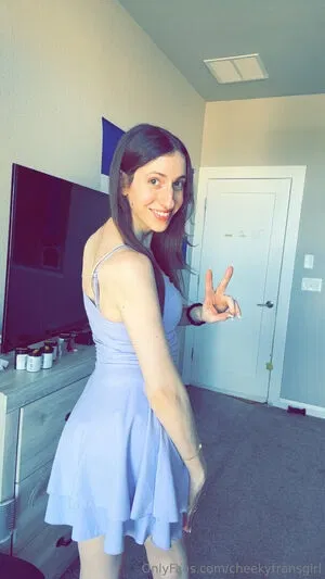 cheekytransgirl / reel