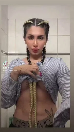 Mira Nouri / mira_nouri9