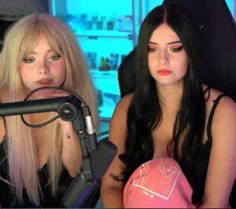 Burch Twins / burchtwins / juliaaburch