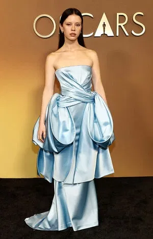 Mia Goth / goth.mia / officalmiagoth