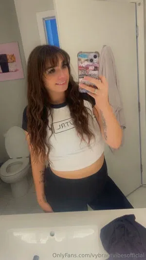 vybrantvibes / vybrantvibesofficial