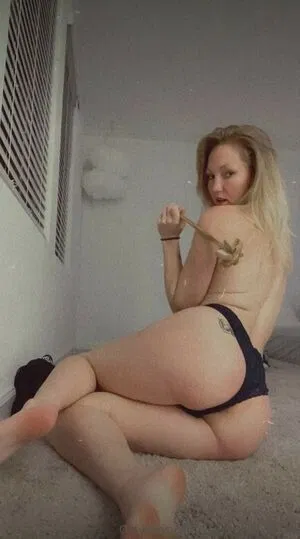 patricia.absinthe / sincerely_sammi / youronlyabsinthe