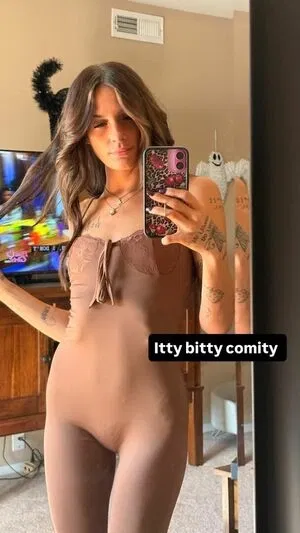 tinyteaserrtt / treena_berry_