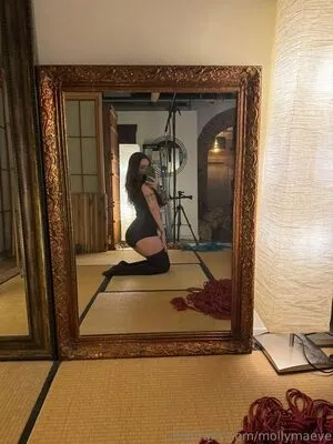 mollymaeve / mollymaeve_ / smtten_kitten