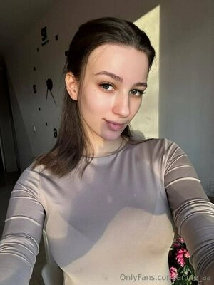 annie_aa